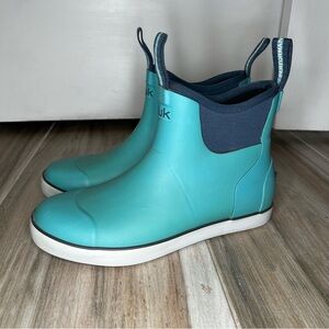 Huk Rogue Wave Fishing Boots Women's Sz 8 Waterproof Blue Short Neoprene